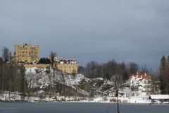 Blick-über-den-Alpsee-auf-Schloss-Hohenschwangau
