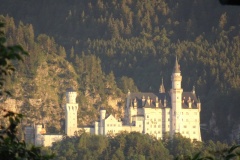 Blick-auf-Schloss-Neuschwanstein-im-Abendlicht-1